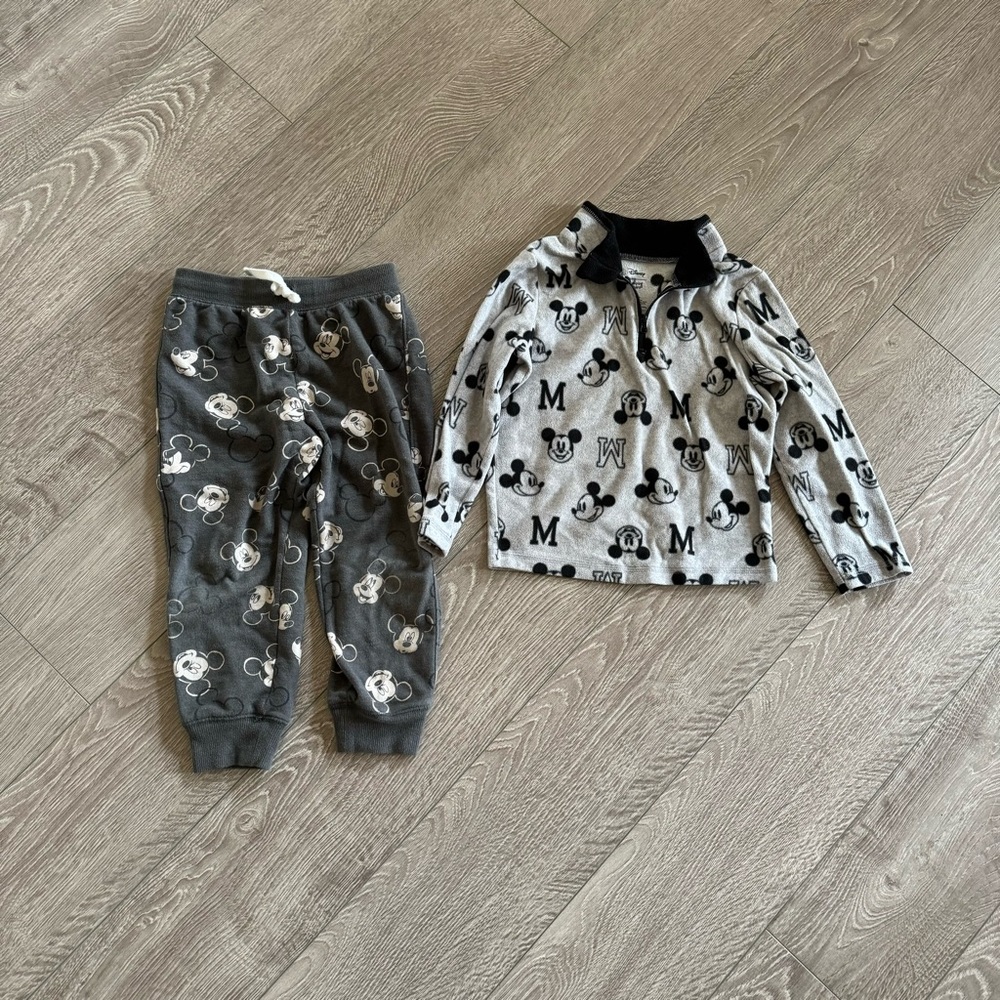 Disney Mickey Mouse sweatshirt and sweatpants boys toddler size 4T